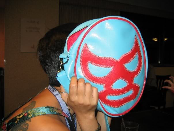 http://i652.photobucket.com/albums/uu241/pipalot/n790667767_316577_569.jpg