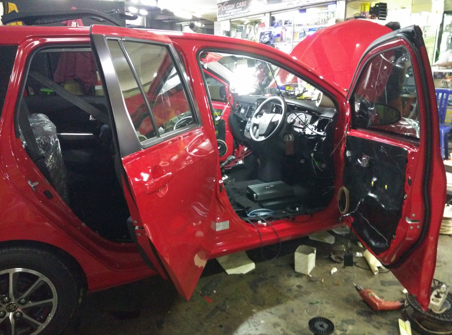 Toyota Calya G A/T 2016 merah cupu, pemilik newbie
