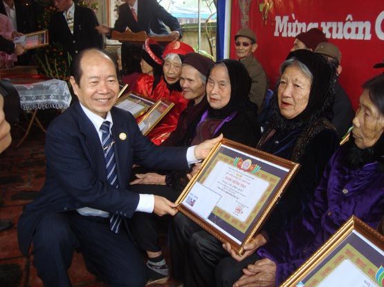 http://i652.photobucket.com/albums/uu245/dangtocvietnam/DSC06313_zps97f17e69.jpg