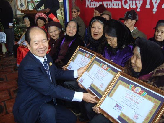 http://i652.photobucket.com/albums/uu245/dangtocvietnam/DSC06314_zps1127f5bc.jpg