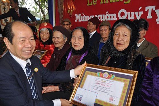 http://i652.photobucket.com/albums/uu245/dangtocvietnam/DSC_0532_zps06453153.jpg