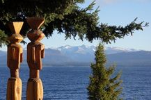 San Carlos de Bariloche, Argentina (2014) | This seems to be everything in Bariloche, pairs and pairs of wooden statues looking at the sunrise.