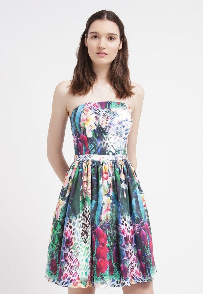 sukienka w tropikalny print